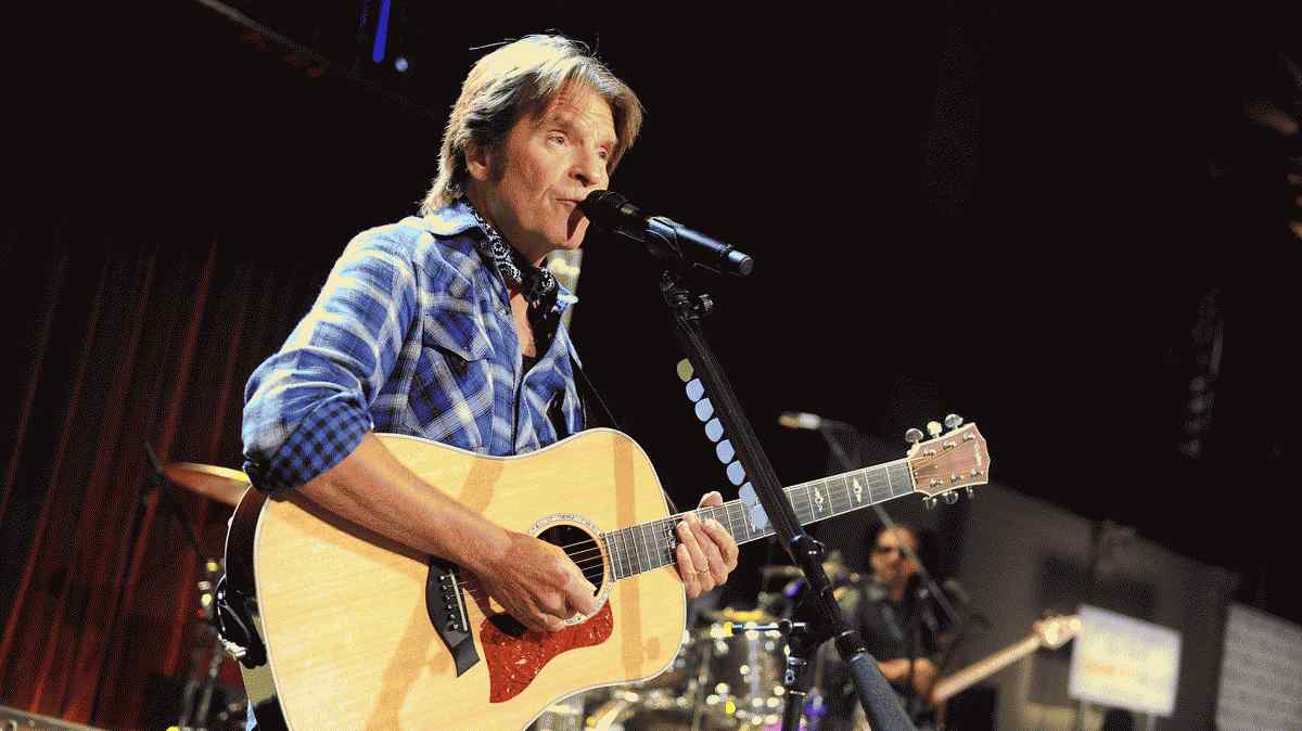 Die Zeit, als John Fogerty wegen Abzockes von John Fogerty verklagt wurde