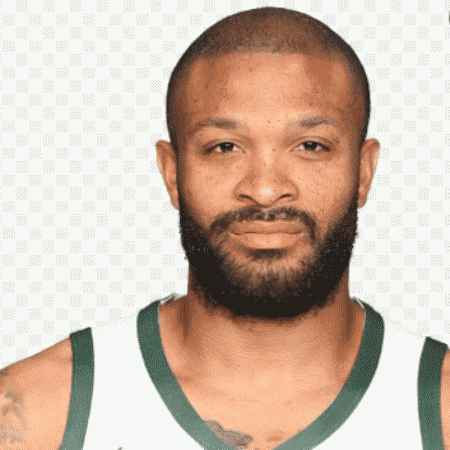 Wat is het gewicht van P.J. Tucker? Vrouw, netto waarde 2022, salaris, lengte